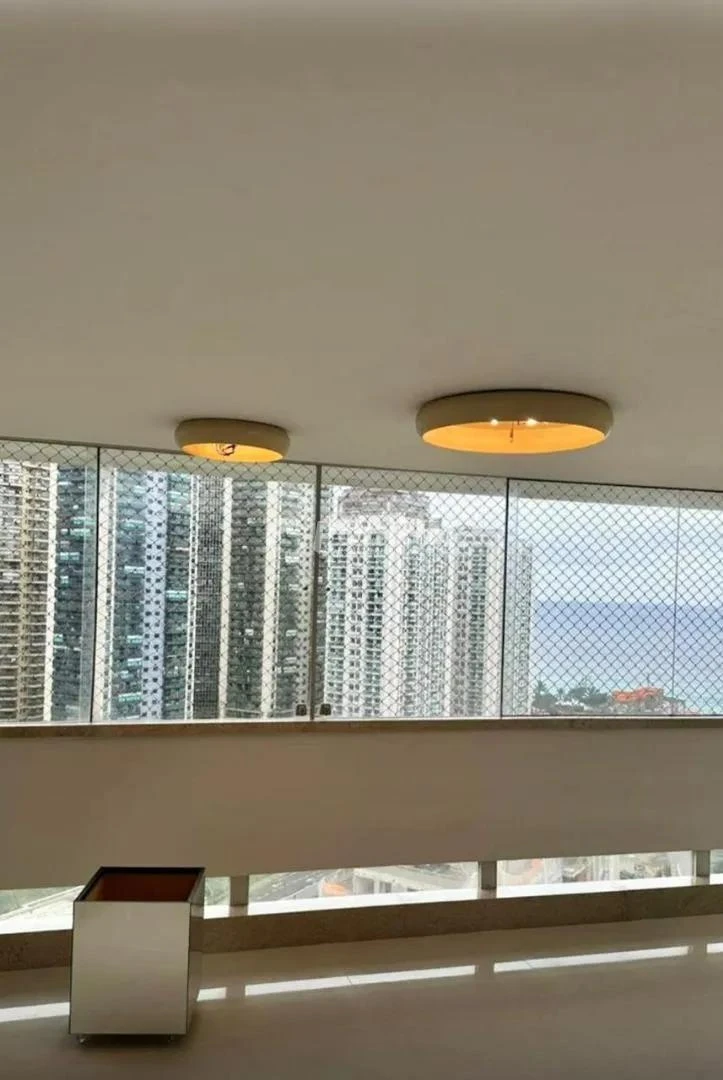4-bedroom apartment in a building with a gym — photo 15