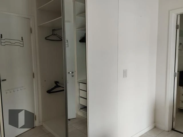 4-bedroom apartment with open-plan kitchen — photo 25