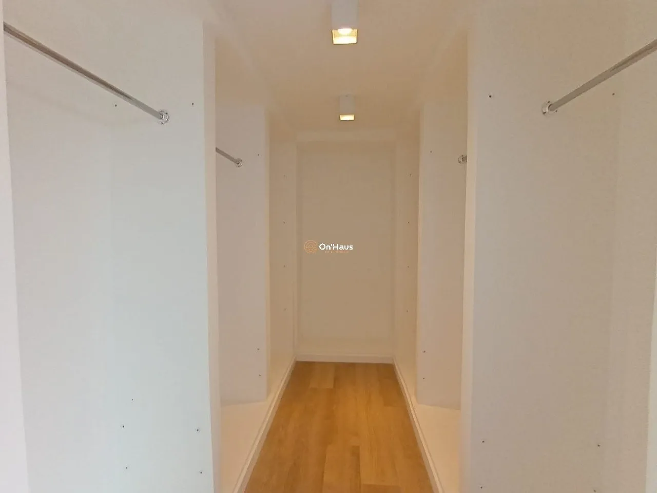 Rental house with 6 en-suite bedrooms and 513 m² — photo 16