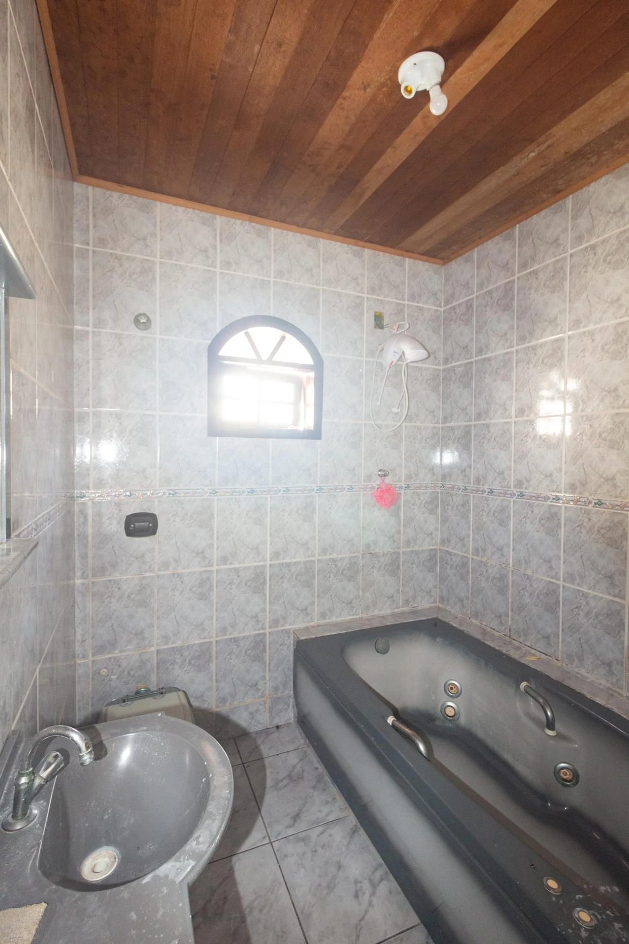 Rental house with 2 bedrooms and 1 en-suite — photo 9