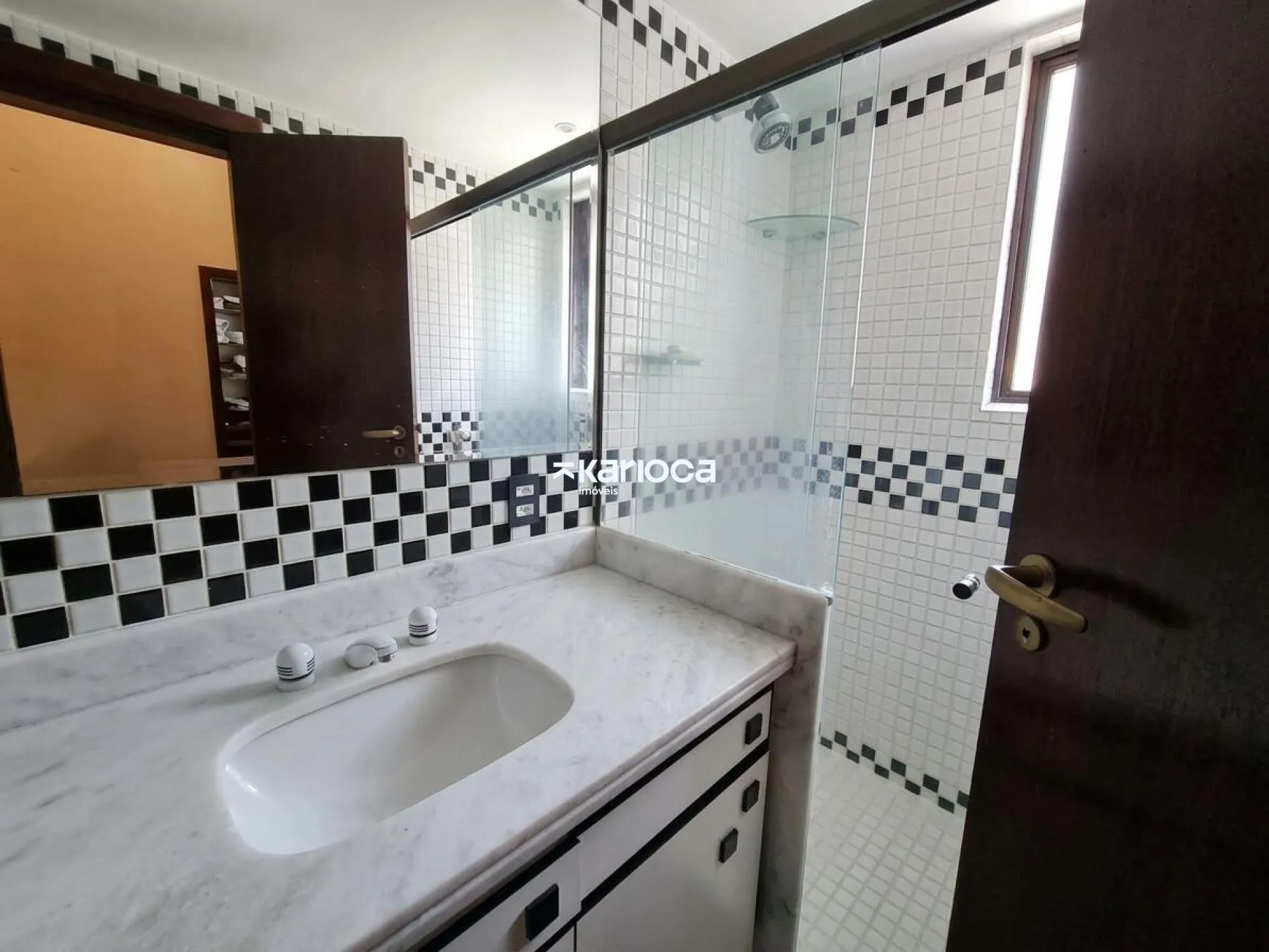 Меблированная квартира 1000 м² с 5 спальнями — photo 52