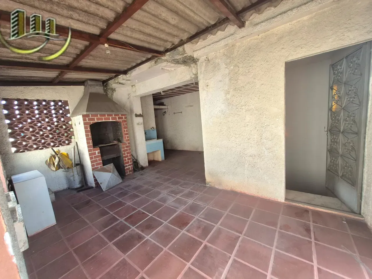 House with 3 bedrooms and 3 bathrooms plus 2 parking spots — photo 35