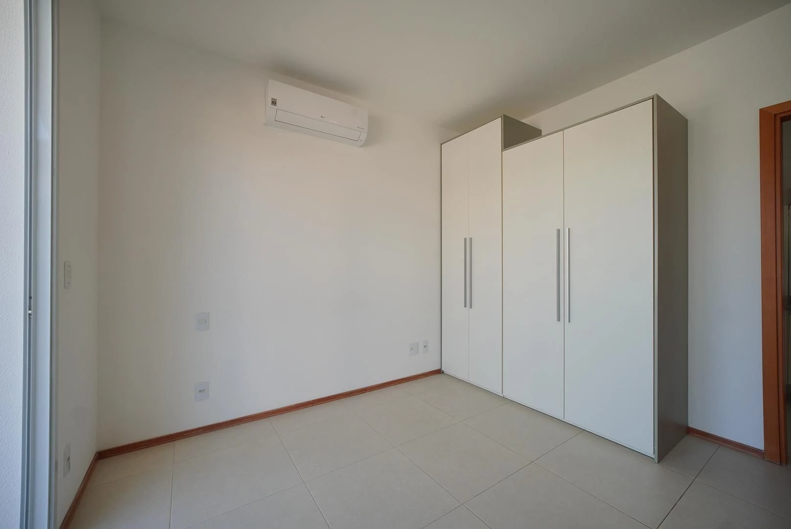 2-bedroom apartment with a private pool — photo 7