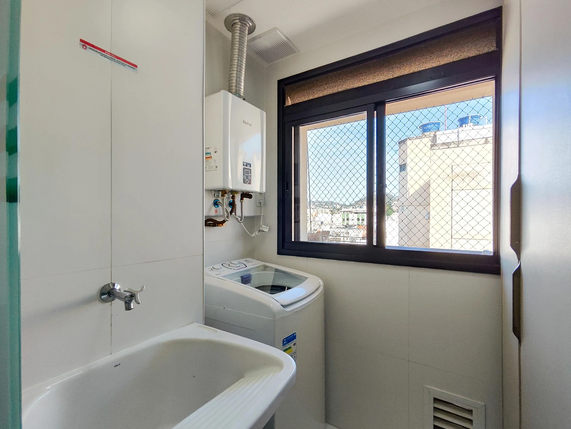 3-bedroom apartment with a dishwasher — photo 13