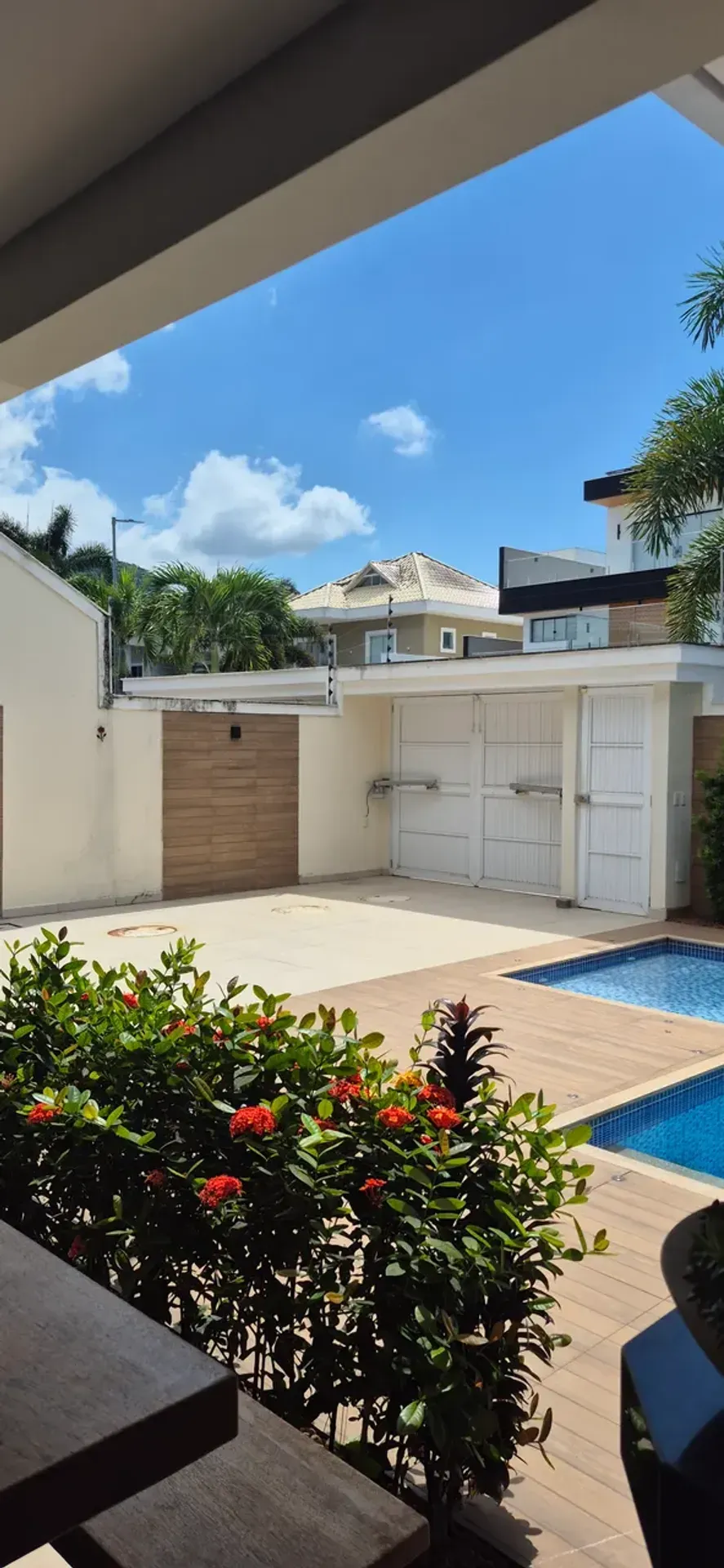 Furnished triplex house with 5 bedrooms and 300 m² — photo 7