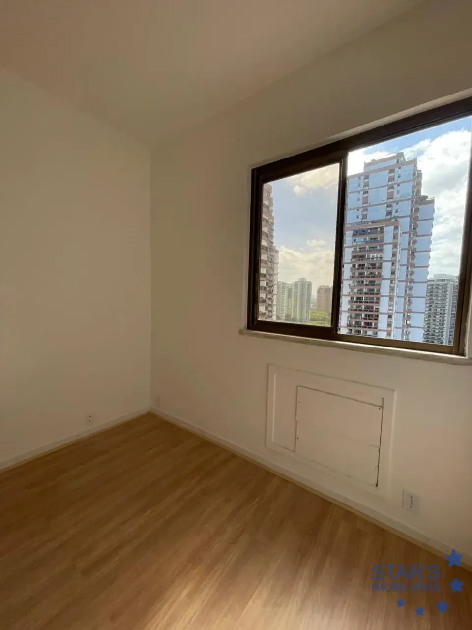 1-bedroom apartment with balcony and city-view outlook — photo 18
