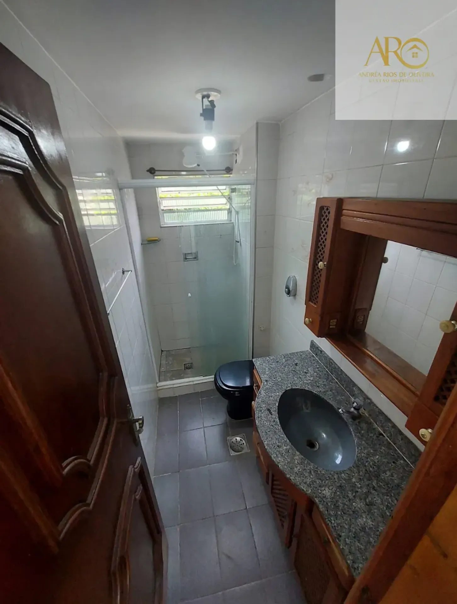 2-bedroom apartment in a building with a gym — photo 16