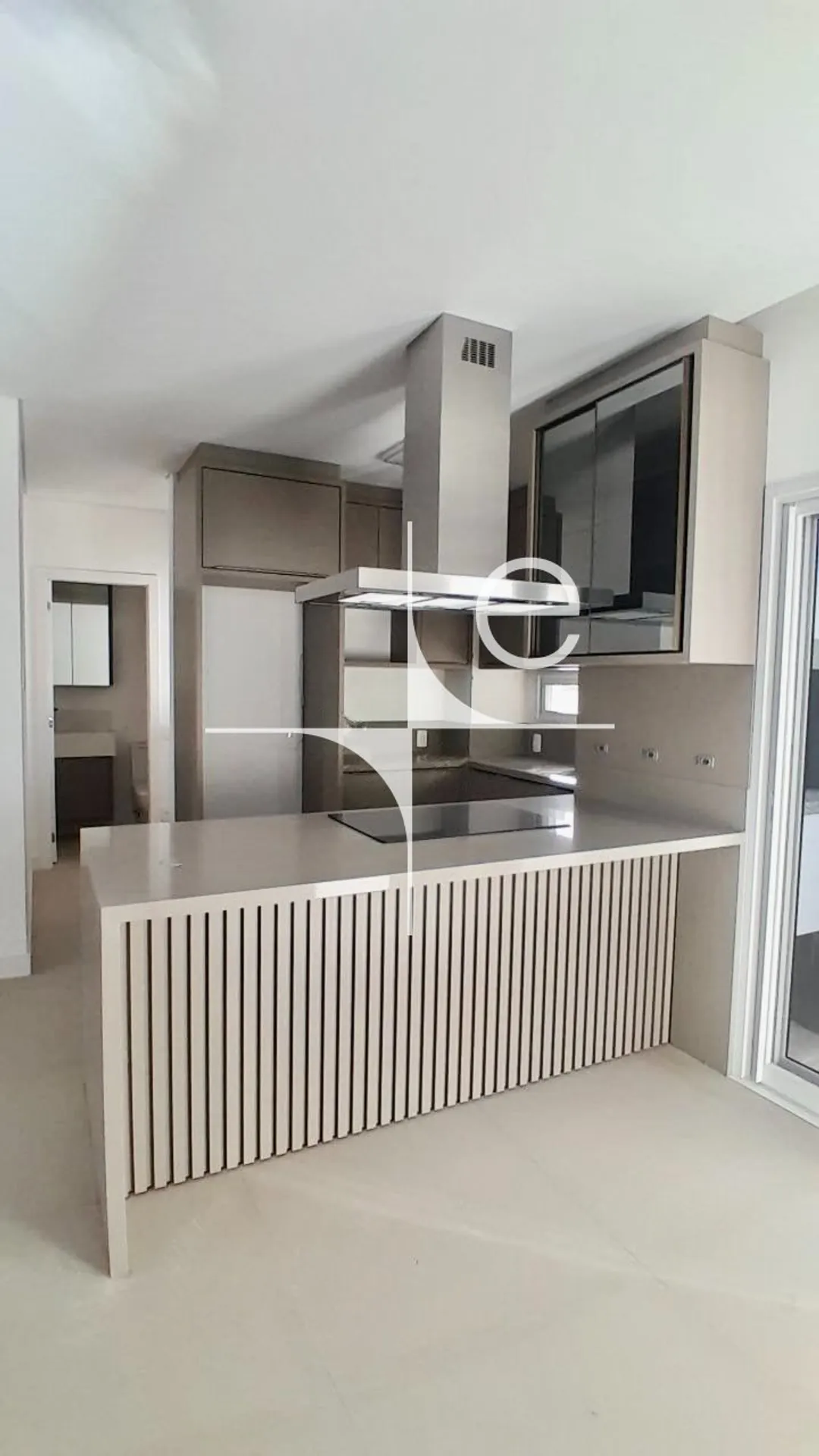 Casa com 4 suítes e 217 m², 1 vaga e 1º andar — photo 3