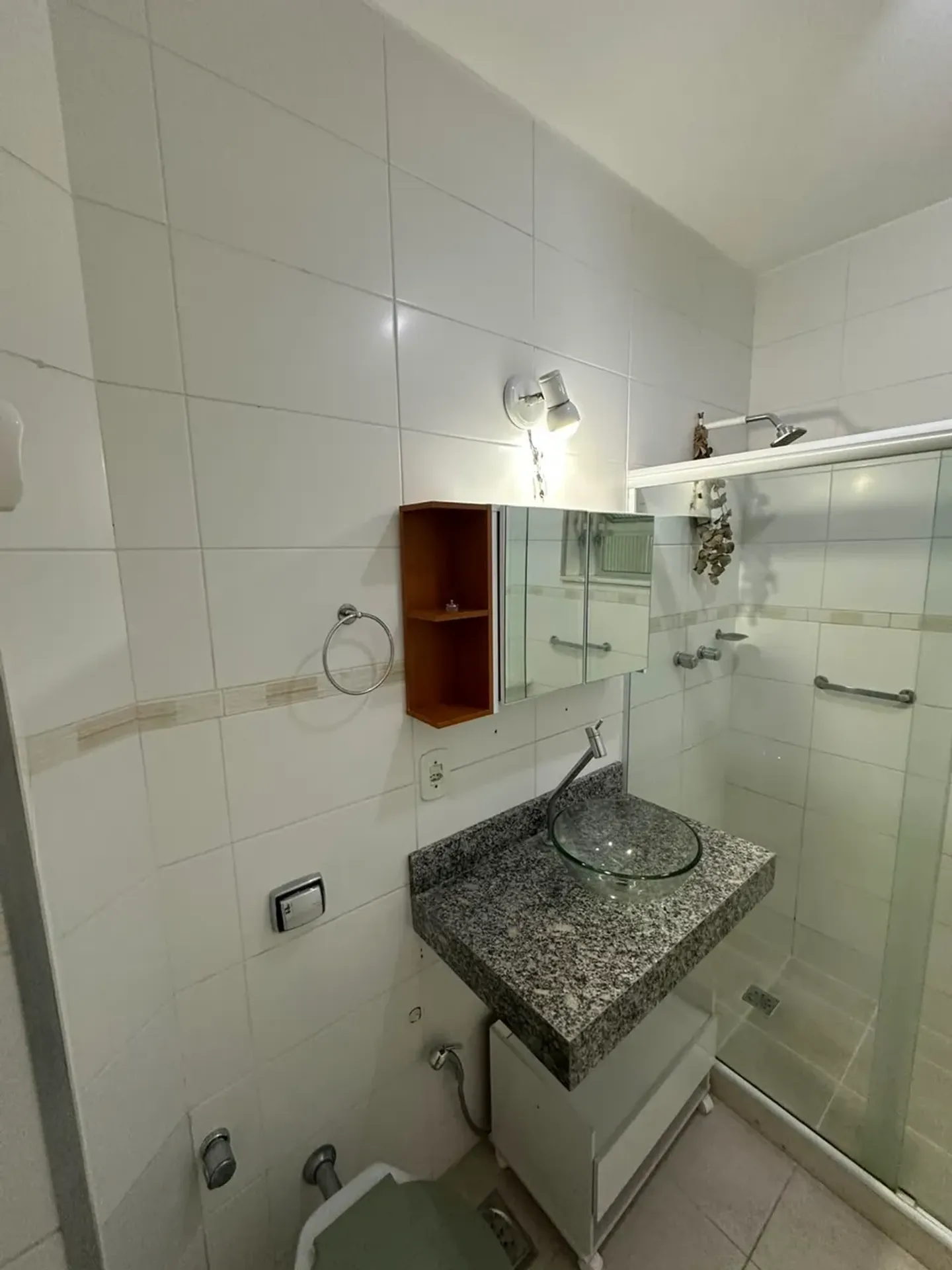 Apartment with 2 bedrooms, 2 bathrooms and balcony — photo 25