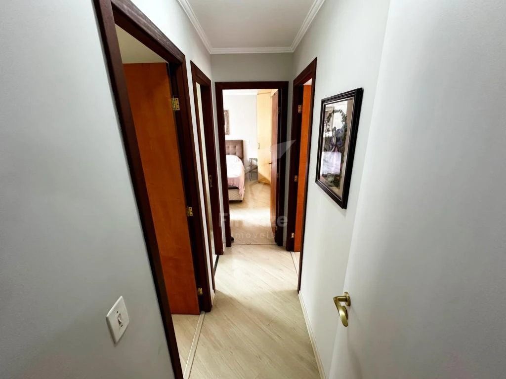 Glass-enclosed balcony in a 3-bedroom apartment, 113 m² — photo 26