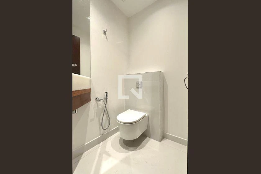 Unfurnished 260 m² apartment with 4 en-suite bedrooms — photo 43