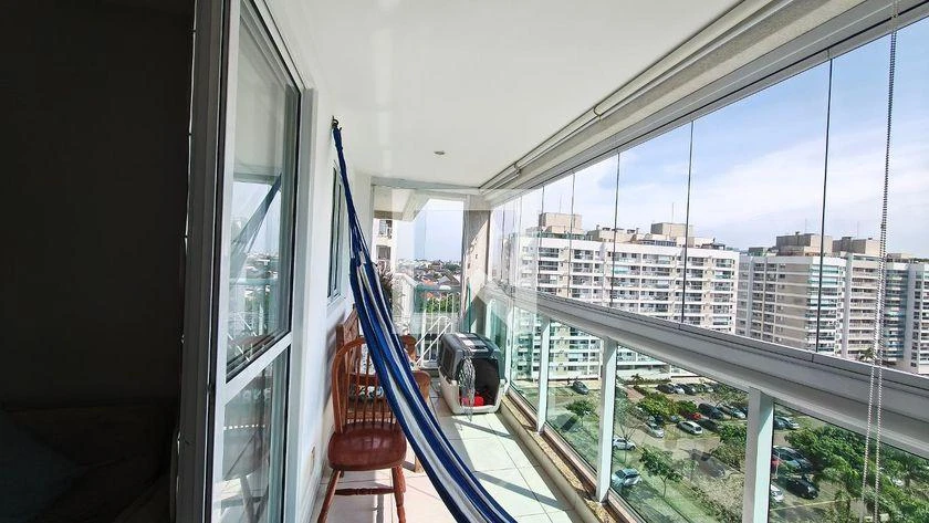 3-bedroom apartment in a building with a gym — photo 3