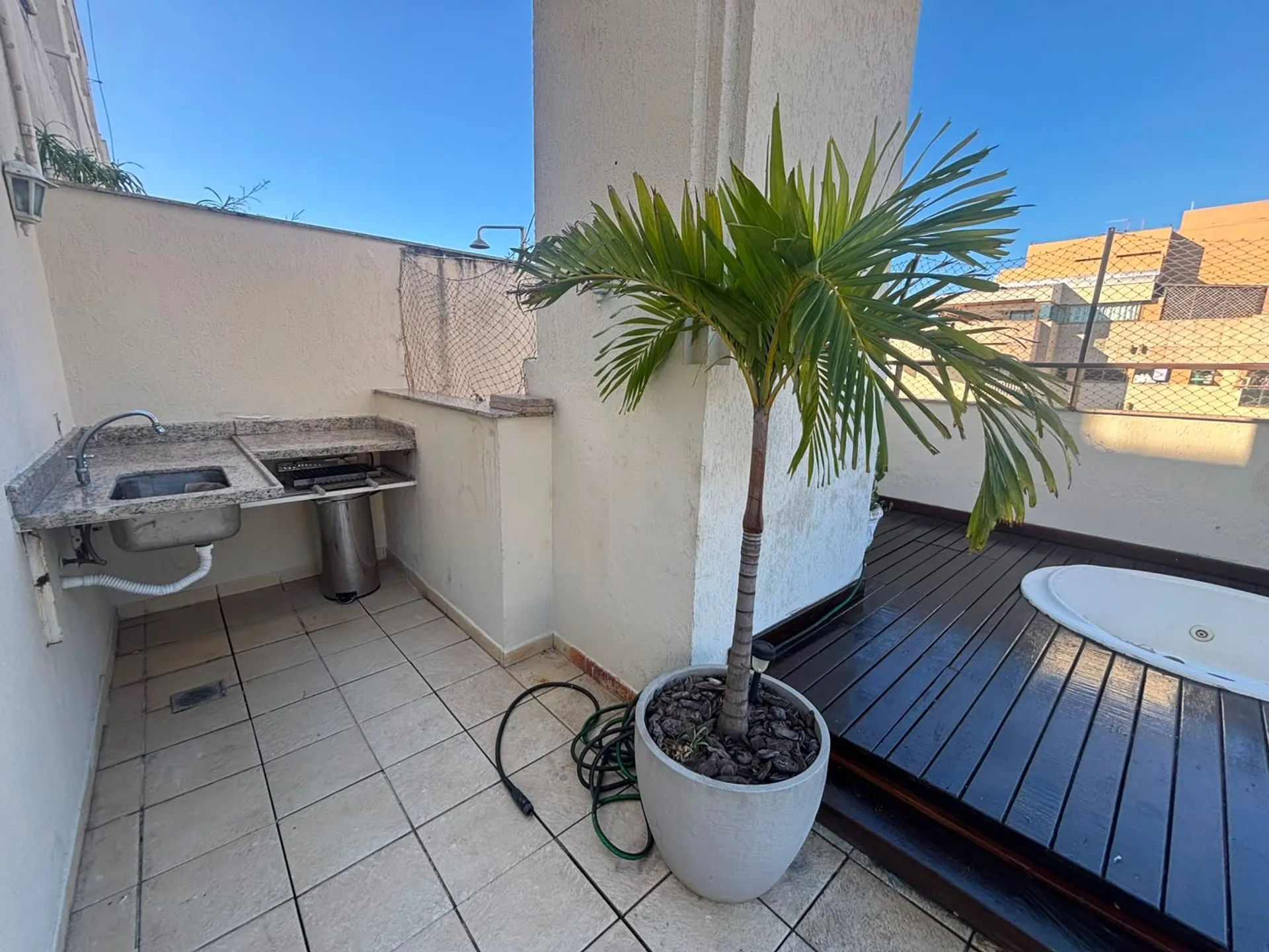 Furnished apartment with 3 bedrooms and 3 bathrooms — photo 3