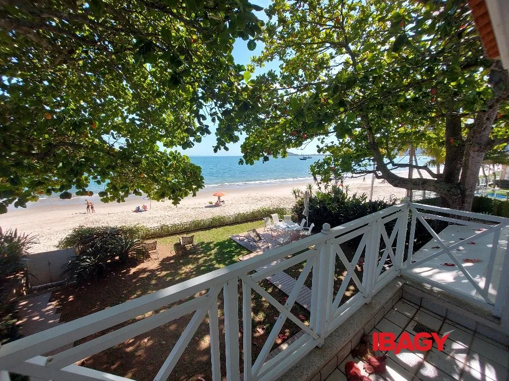 Меблированный дом 518 м² с 5 спальнями и 4 суитами — photo 35