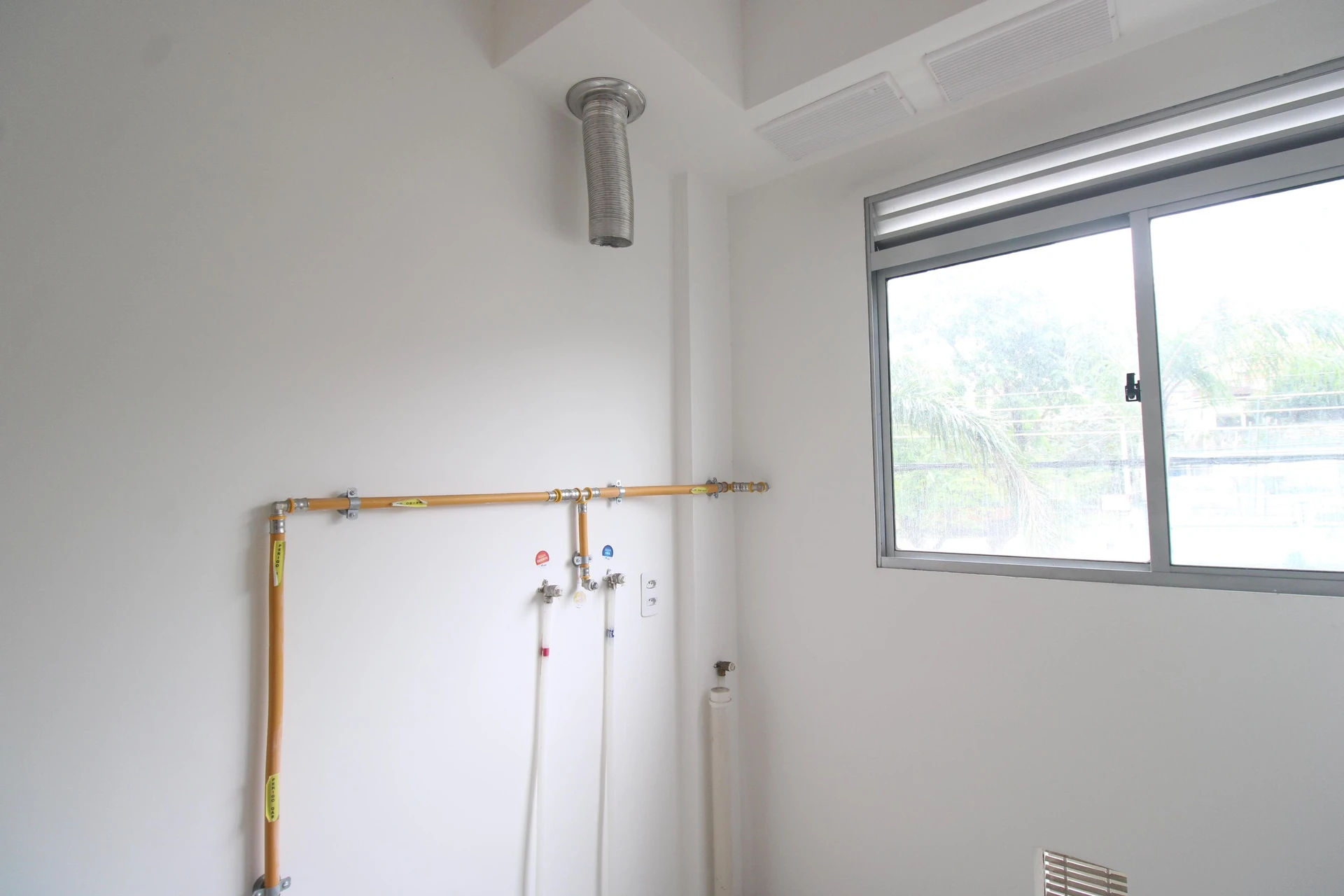 Apartamento de 2 quartos em condomínio com piscina — photo 30