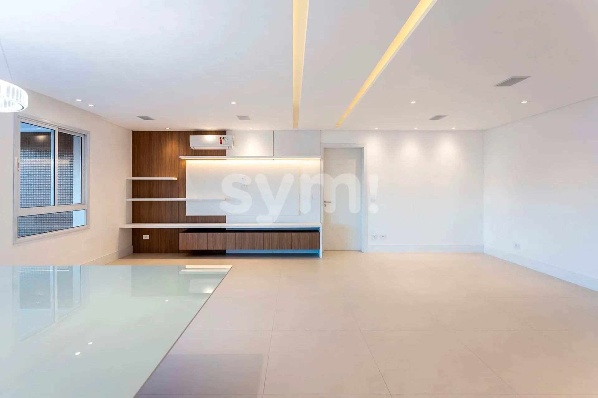 256 m² apartment with 3 en-suite bedrooms and enclosed balcony — photo 5