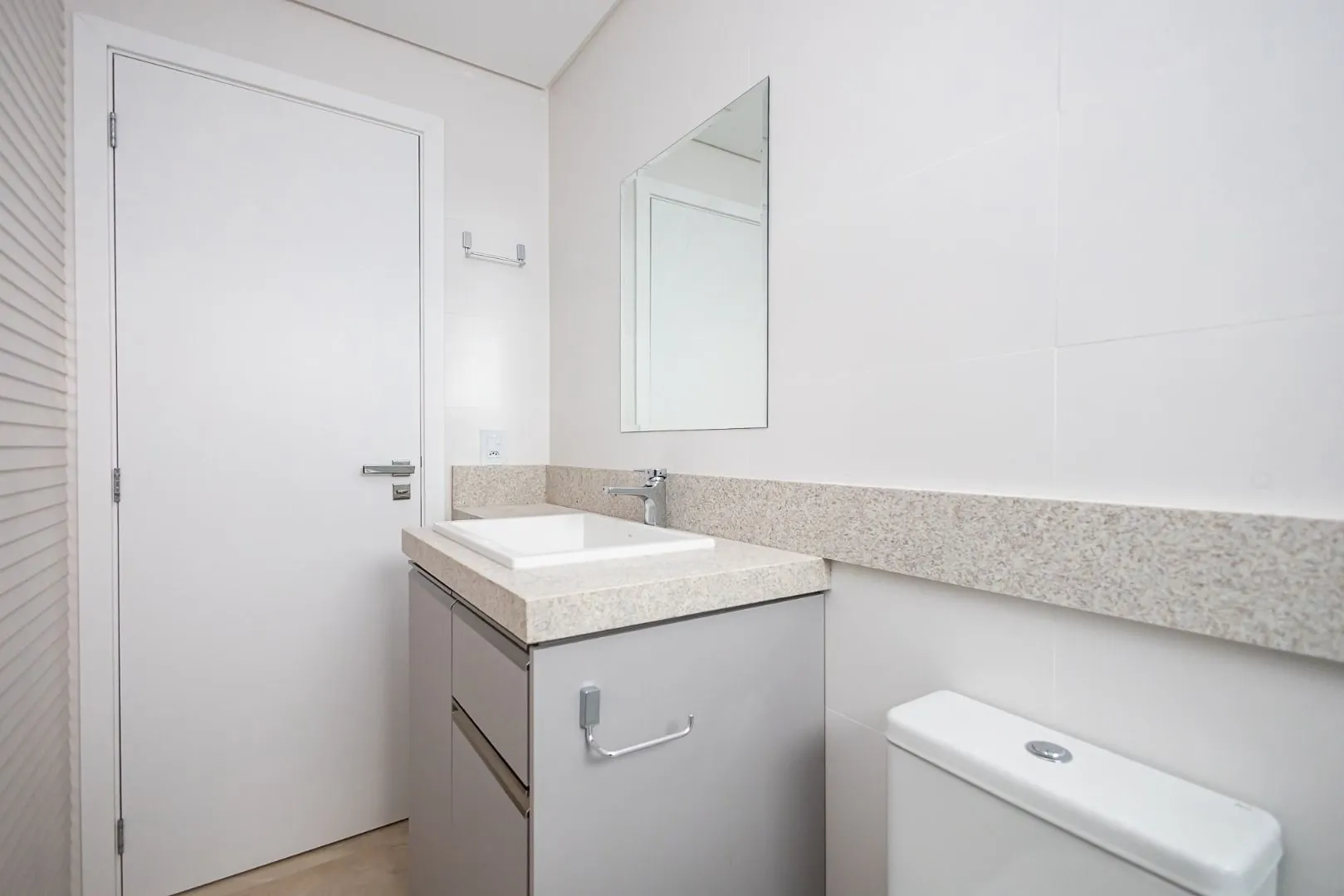 Furnished 2-bedroom apartment with 1 parking space — photo 24
