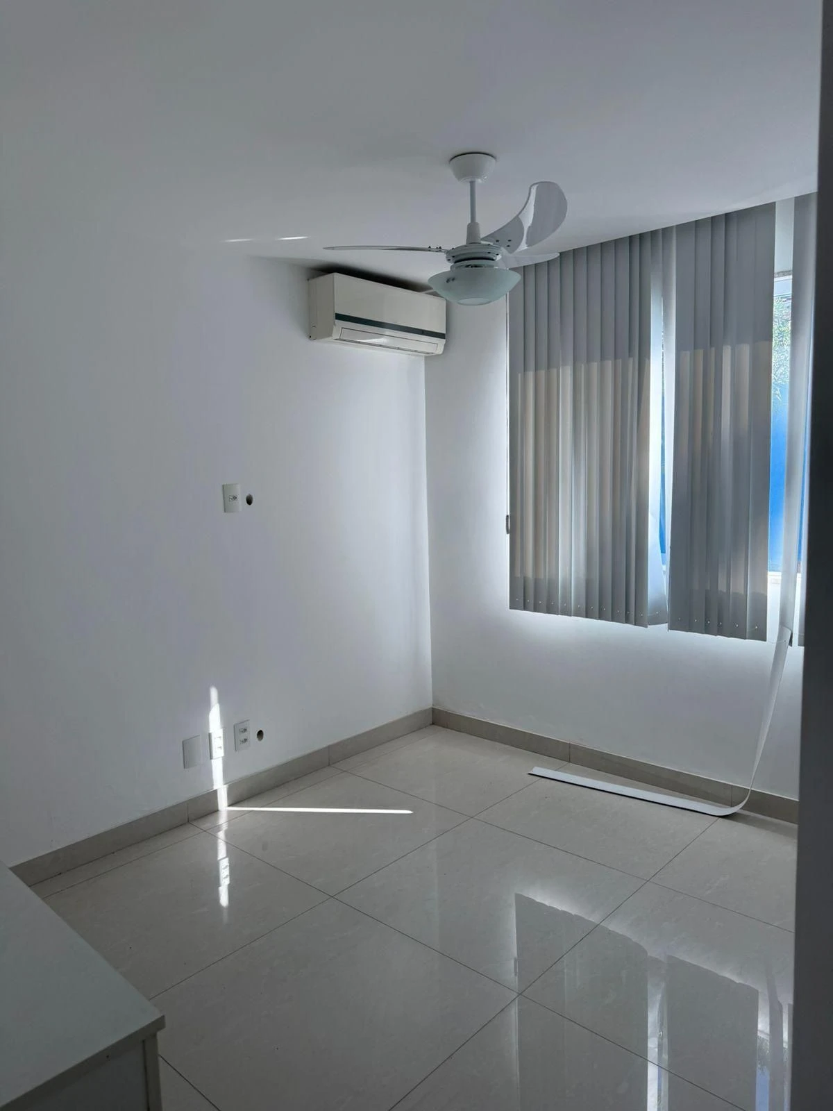 Unfurnished house with 3 en-suite bedrooms and 5 baths — photo 3