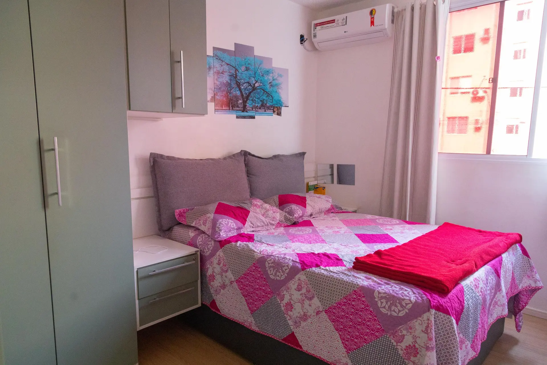 One-bedroom apartment in a building with a pool — photo 3