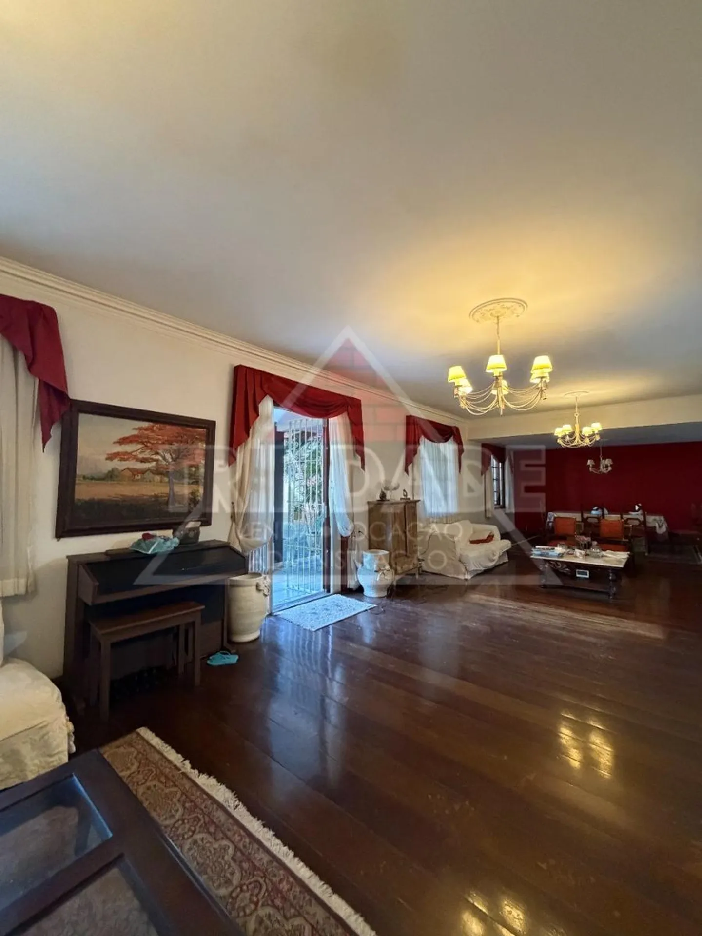Bathtub in a 6-bedroom apartment, 647 m² — photo 5