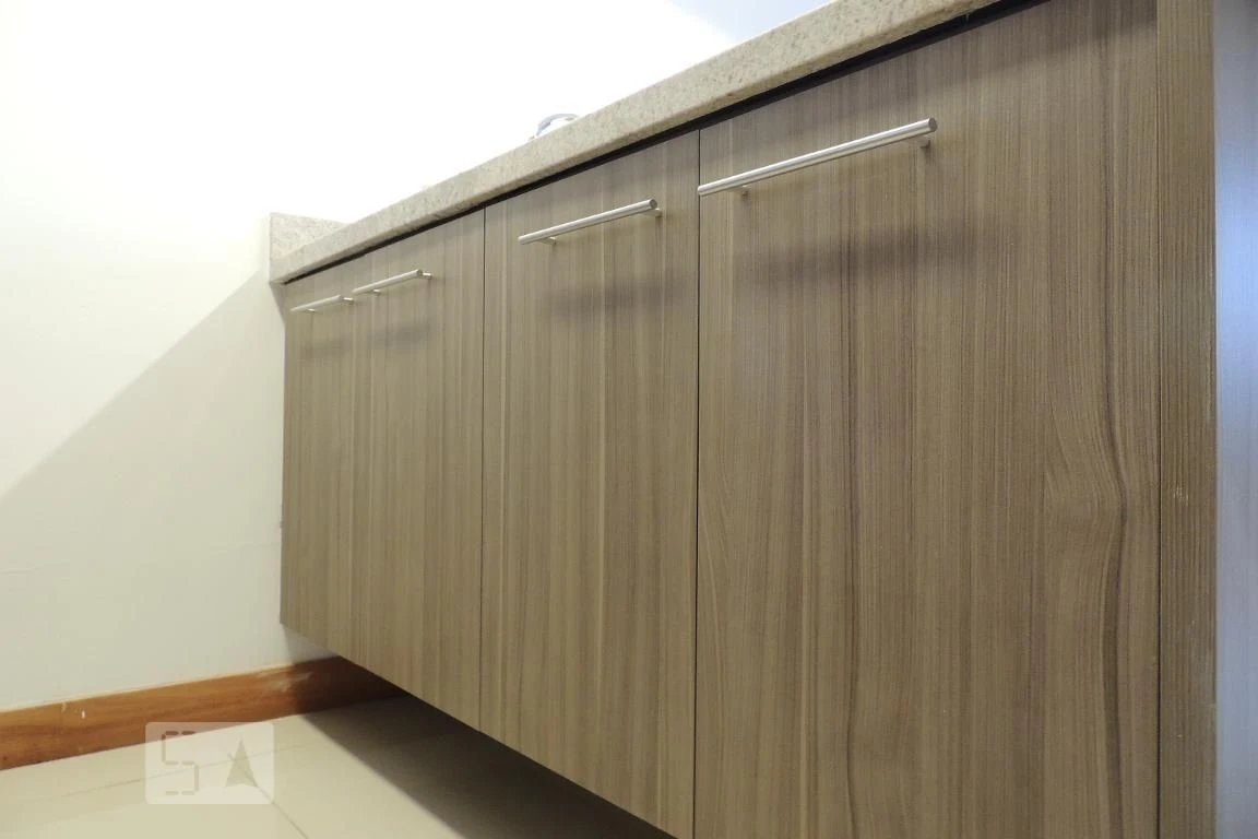 One-bedroom apartment in a building with a gym — photo 32
