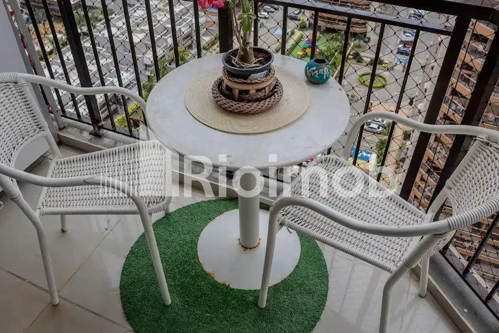Furnished apartment with balcony and a gas stove kitchen — photo 23