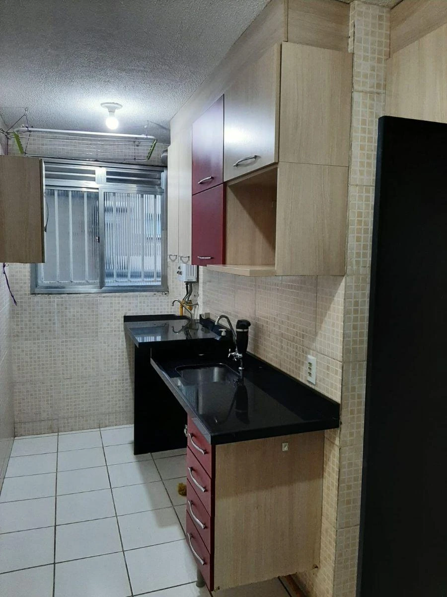 2-bedroom apartment in a building with a gym — photo 5