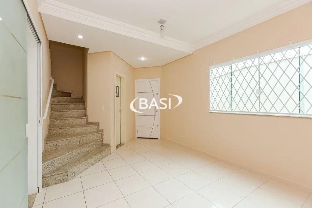 Two-story house with 3 bedrooms and 3 bathrooms, 2 parking — photo 4