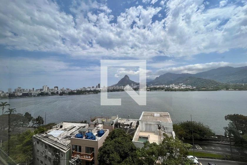 3-bedroom apartment with a water view in Rio de Janeiro — photo 21