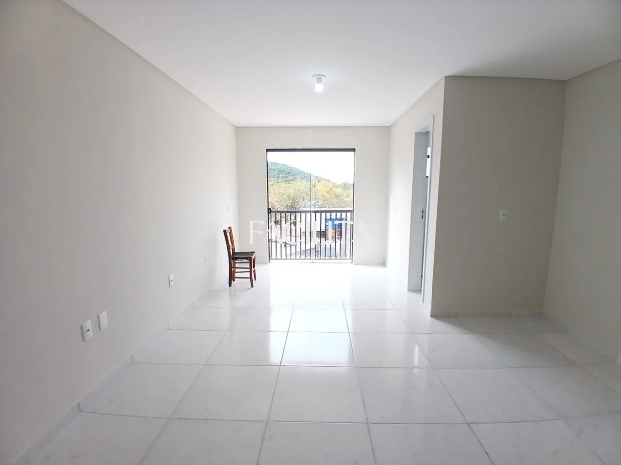 30 m² studio with a balcony and 1 parking space