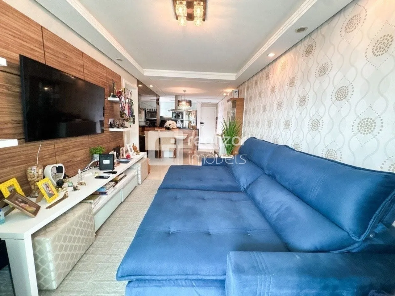 Balcony with a grill in a 3-bedroom apartment, 94 m² — photo 14