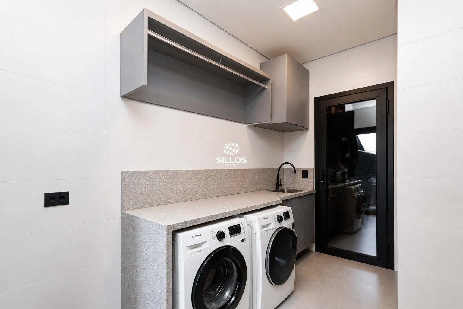 Condominium house with 5 bedrooms and 4 en-suites with balcony — photo 18
