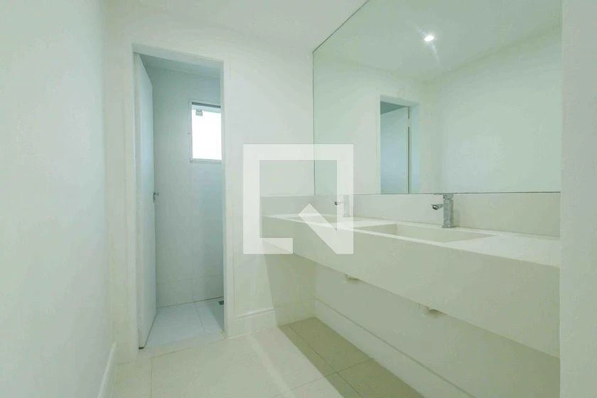 6-bedroom house with 470 m² and 7 parking spaces — photo 48