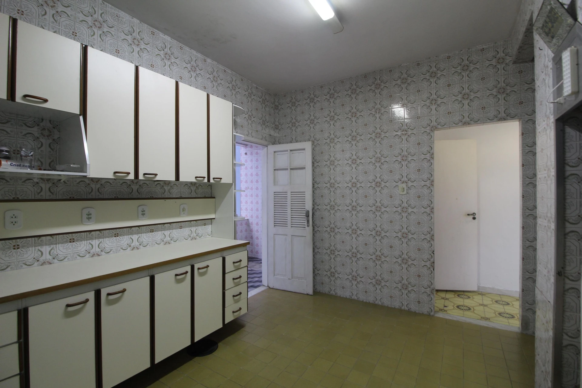 Condominium house with 3 bedrooms and 1 en-suite — photo 2