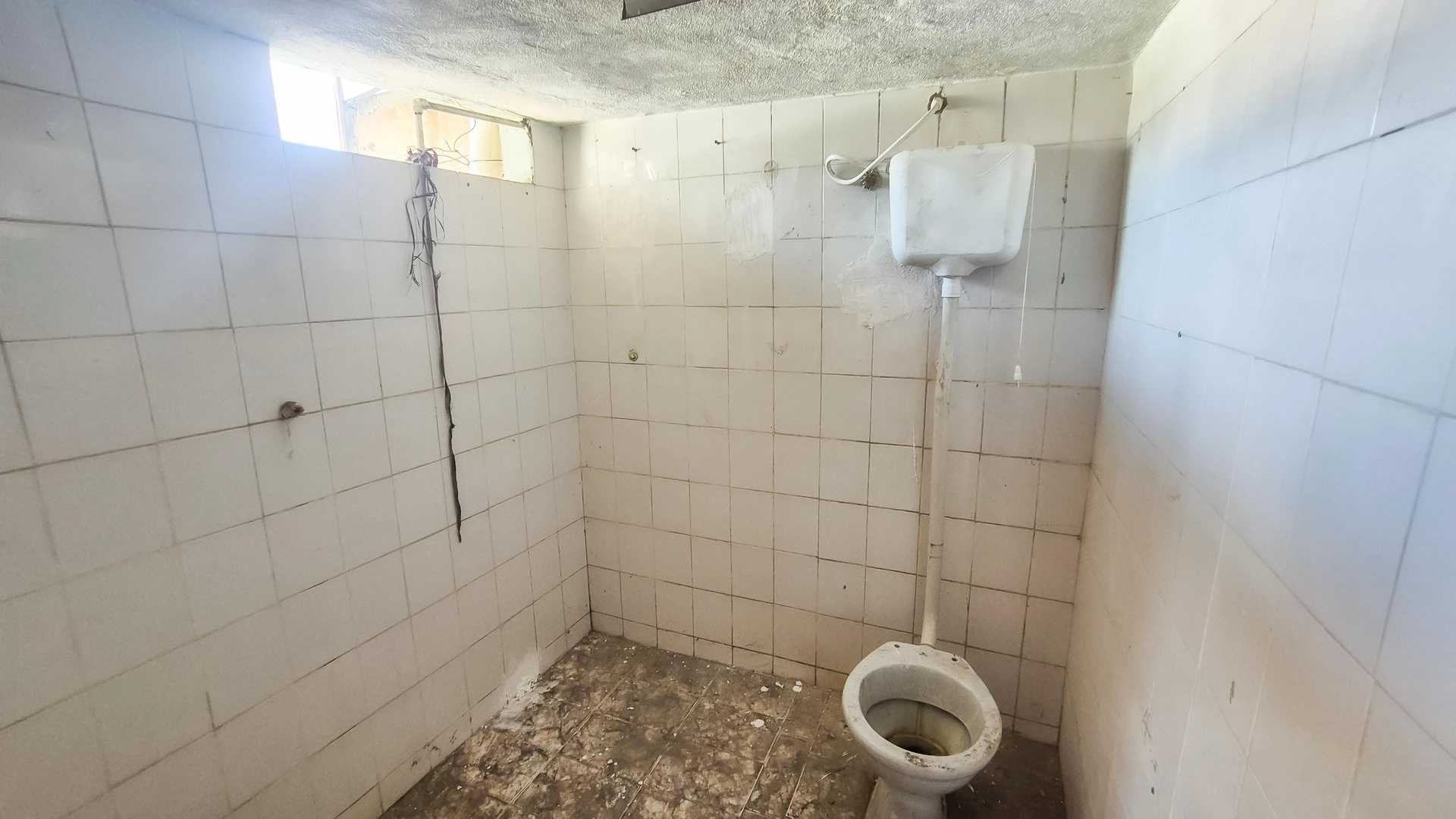 House with 2 bedrooms and a washing machine — photo 17