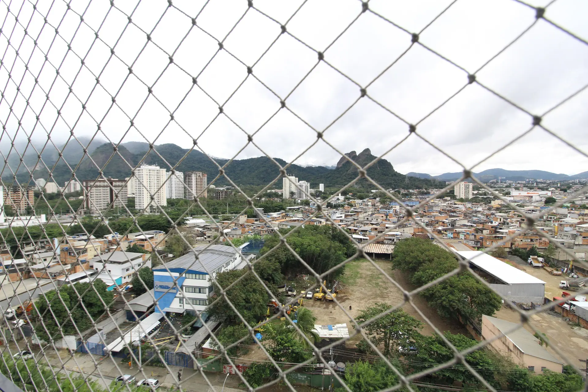Apartamento mobiliado com 3 quartos, 2 banheiros e varanda — photo 30