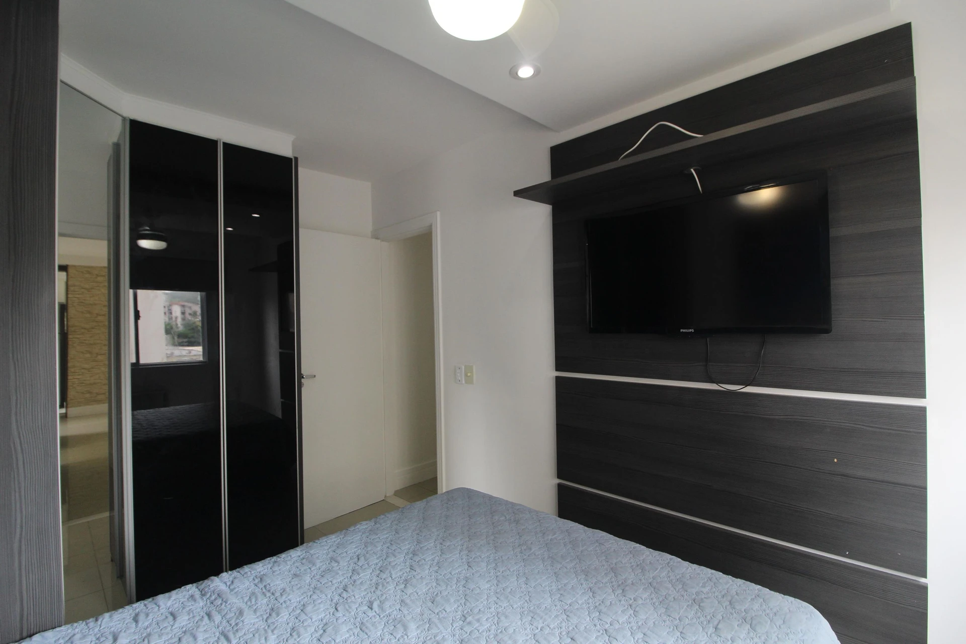 60 m² apartment with a mountain view and a home office — photo 14