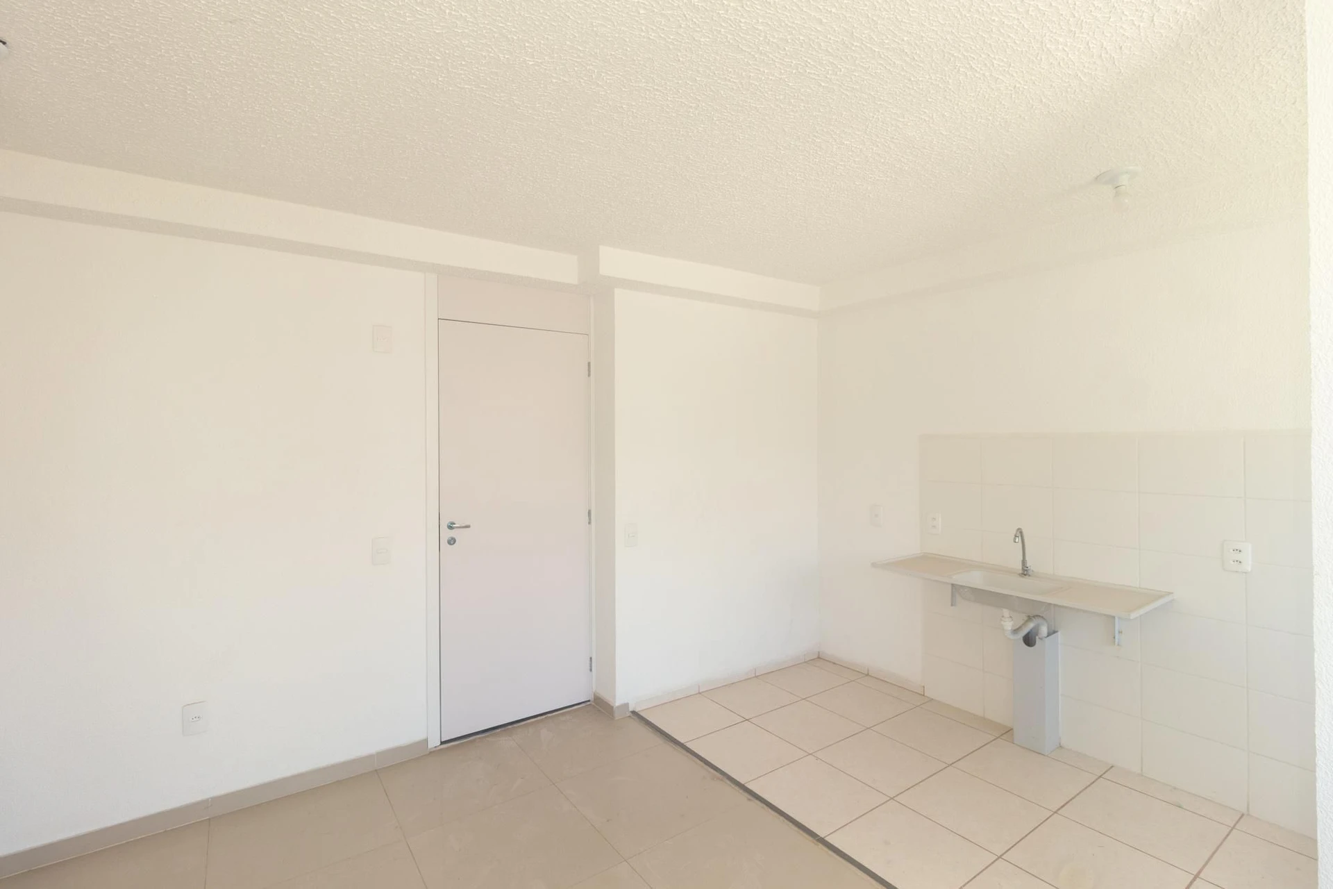Apartamento com 2 quartos e piscina no condomínio — photo 20