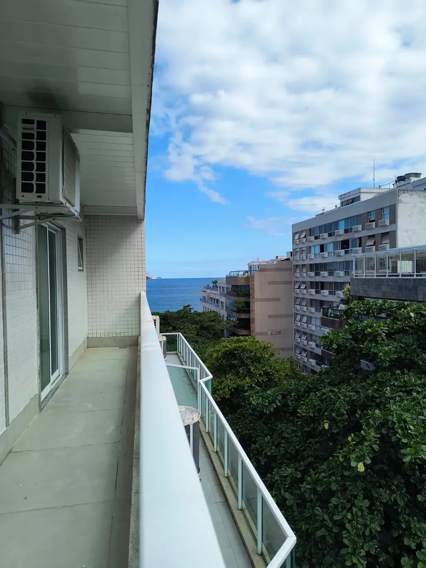 Rooftop apartment with 3 bedrooms and 1 bathroom — photo 24