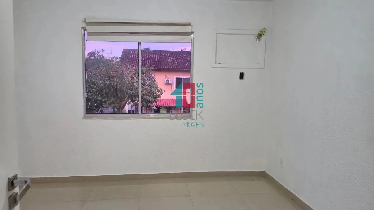 2-bedroom house with a separate kitchen and cabinets — photo 6