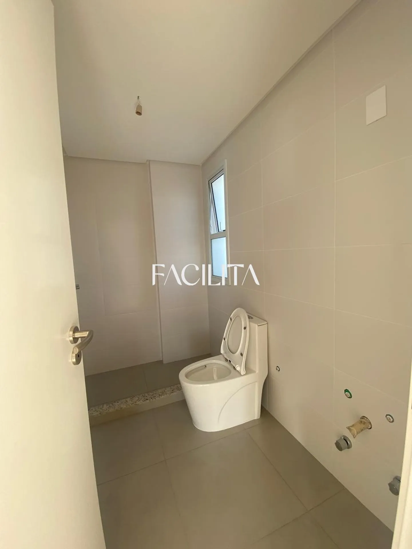 3 en-suite bedroom apartment, 163 m² and balcony — photo 26