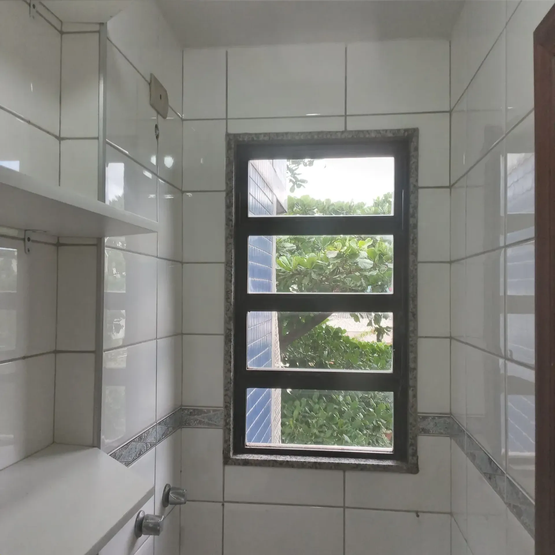 Apartamento com box de vidro no banheiro e 1 vaga — photo 24