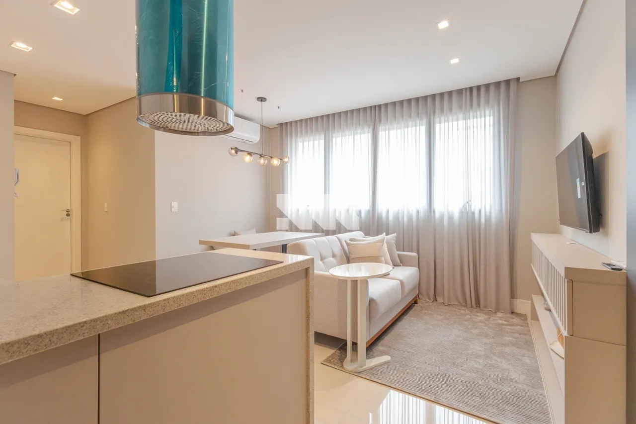 Furnished 1-bedroom apartment with open-plan kitchen — photo 5