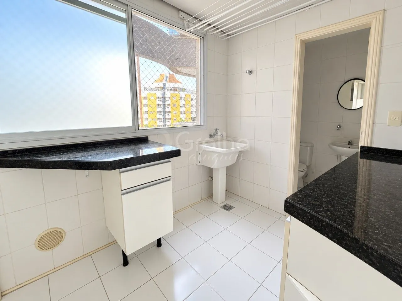 3-bedroom apartment with a home office in Florianópolis — photo 4