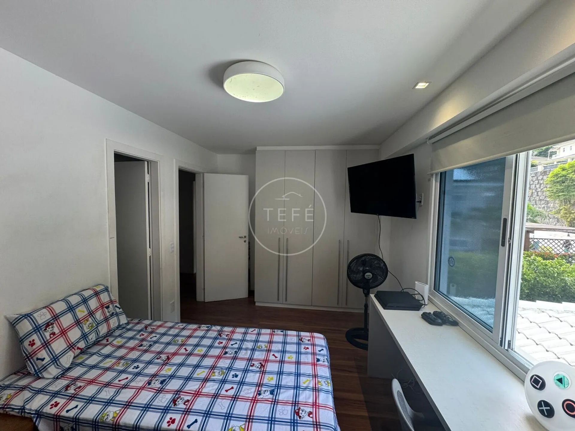 House for rent with 5 suites and 290 m² — photo 30
