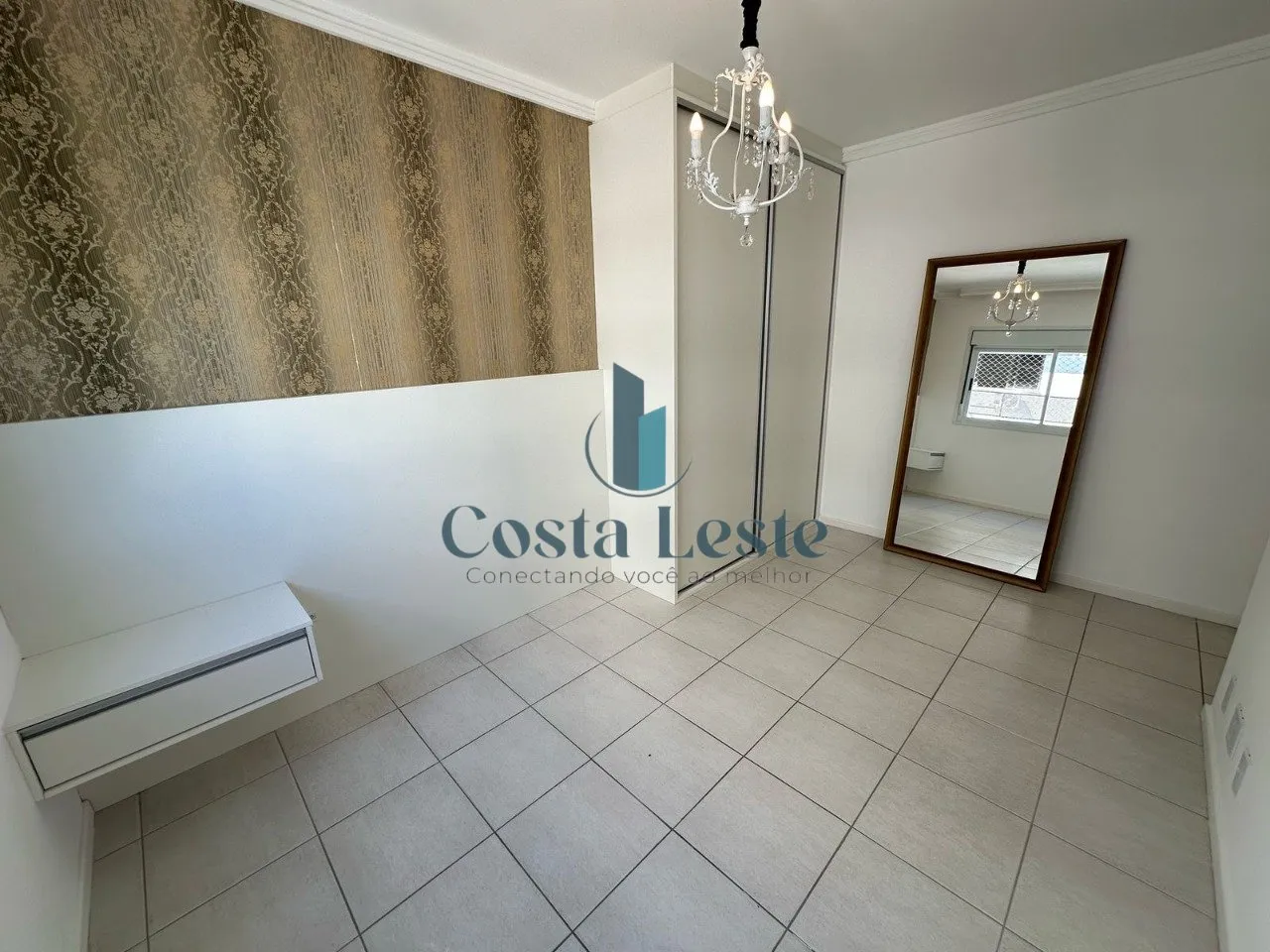 Apartment, 130 m², with a glass-enclosed balcony — photo 25