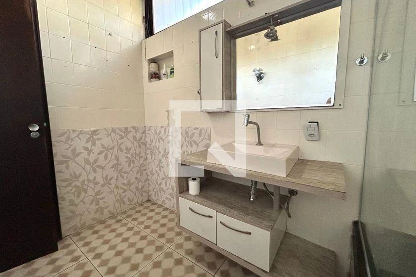 4-bedroom house with a bathtub — photo 45