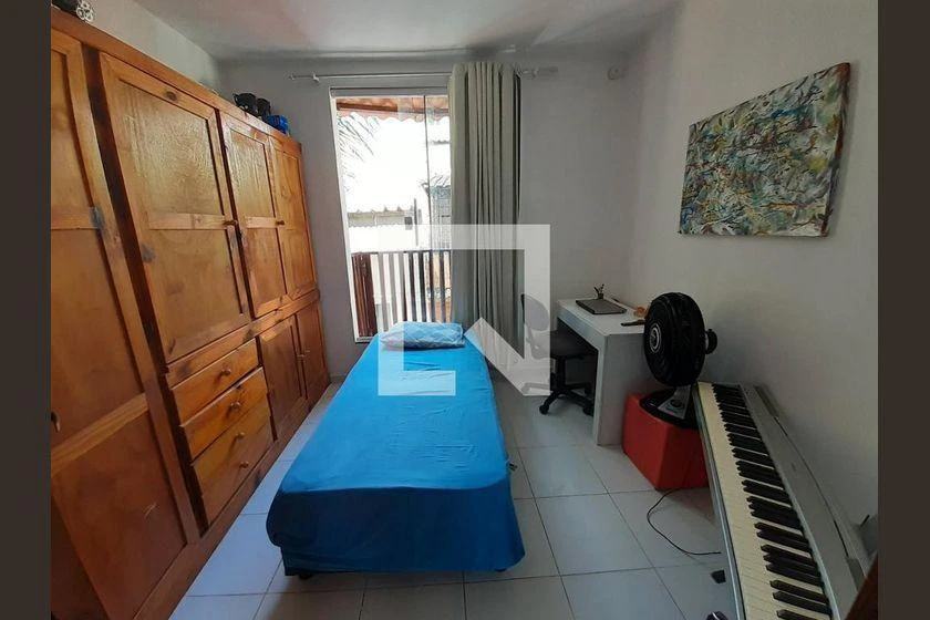 Furnished 1-bedroom apartment with open-plan gas kitchen — photo 3
