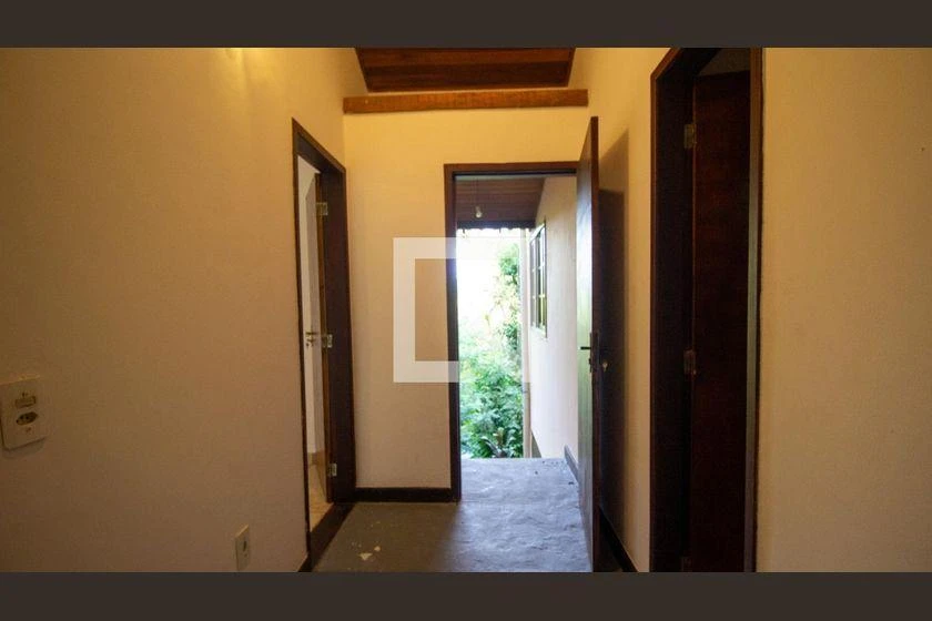 Casa com 4 quartos e churrasqueira na varanda — photo 34