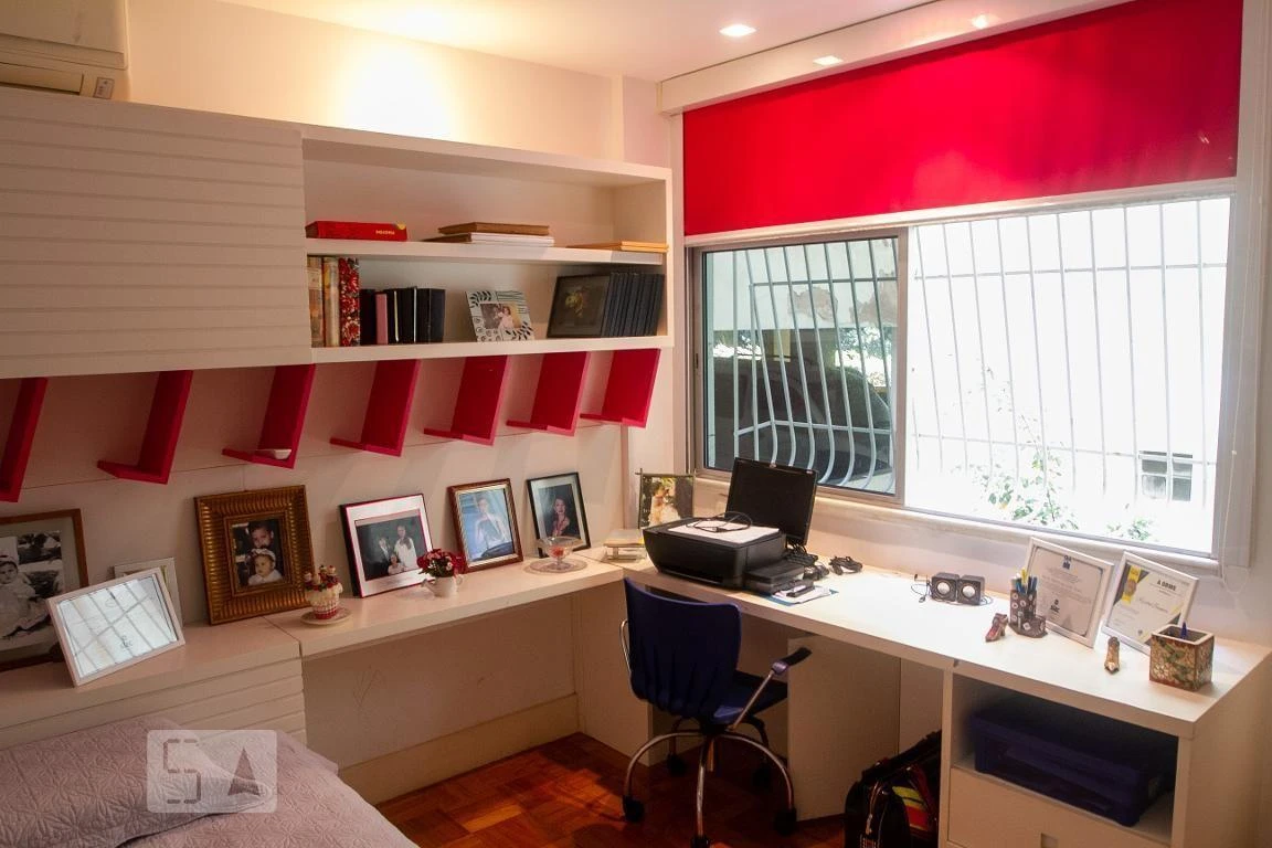Furnished apartment with 3 bedrooms and 148 m² — photo 50
